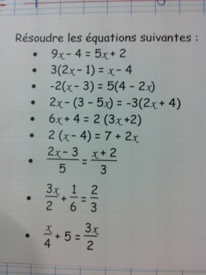 Voici ce que j'ai commencé à faire :<br />•9x - 4 = 5x + 2<br />9x - 5x = 2+4<br />4x = 6<br />x= 6/4<br />x= 1,5<br />La solution est 1,5.<br /><br />•3(2x - 1) = x - 4<br />6x - 3 = x - 4<br />6x - x = -4 + 3<br />5x = -1<br />x= -1/5<br />x= -0,2<br />La solution est -0,2. <br /><br />•-2(x-3)= 5(4-2x)<br />-2x + 6 = 20 - 10x<br />-2x + 10x = 20-6<br />8x= 14<br />x= 14/8<br />x= 1,75<br />La solution est 1,75.<br /><br />Ai-je bien commencé ? Pour la 4ème équation, faut-il changer les signes de (3-5x) à cause du &quot;-&quot; devant la parenthèse ?