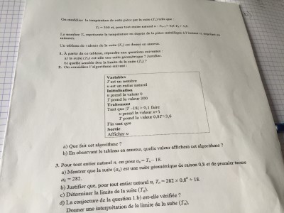 Une pièce métallique température :300 degrés <br />Refroidis: 18 degrés <br />Apres 4min température :133,5 degrés <br />On s'intéresse au refroidissement de cette pièce. <br />En thermodynamique, une des lois de Newton précisé que la vitesse de refroidissement d'un corps dans un milieu ambiant est proportionnel à la différence de température entre ce corps et le milieu ambiant.